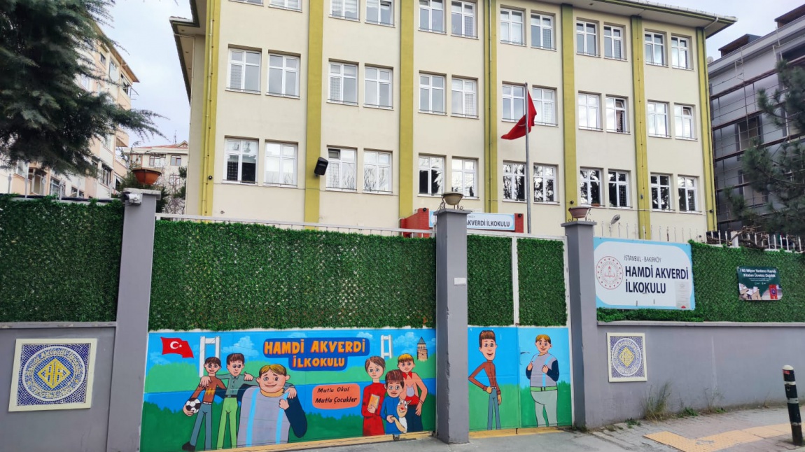 Hamdi Akverdi İlkokulu Fotoğrafı